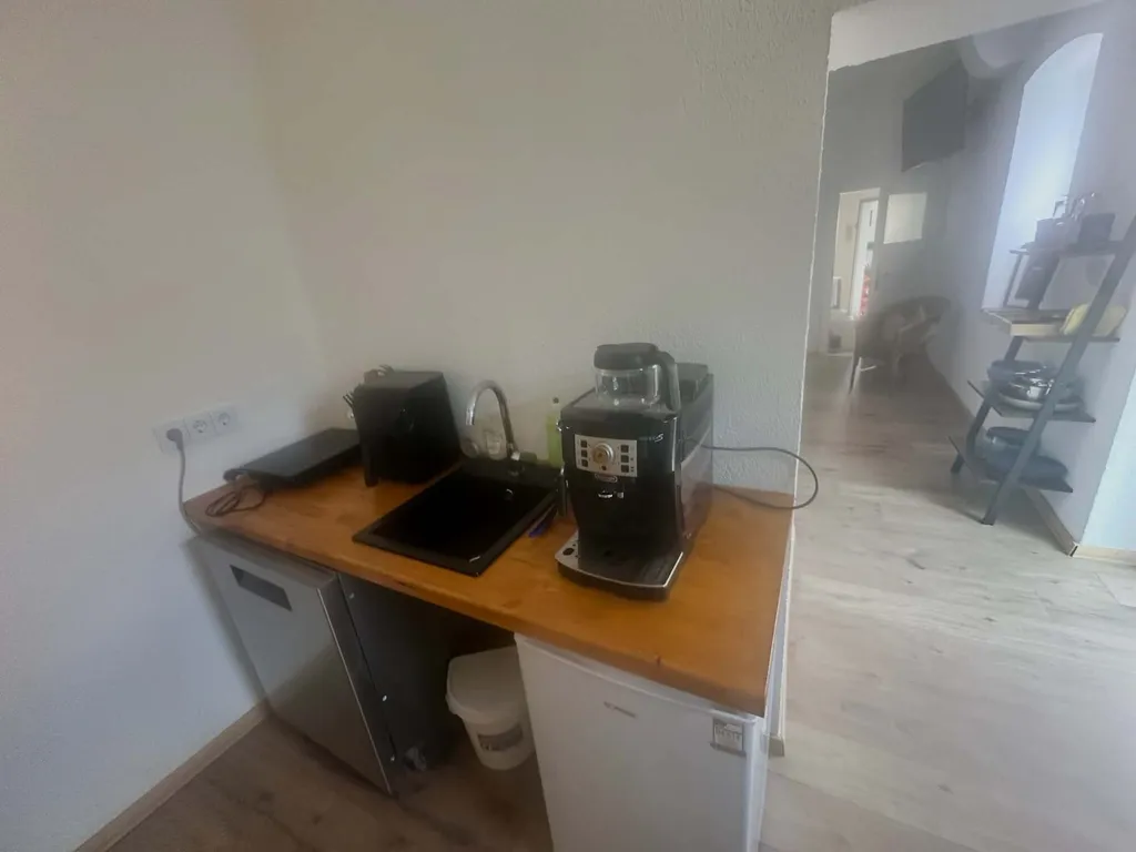 Unstruttal Küchenzeile mit Espressomaschine